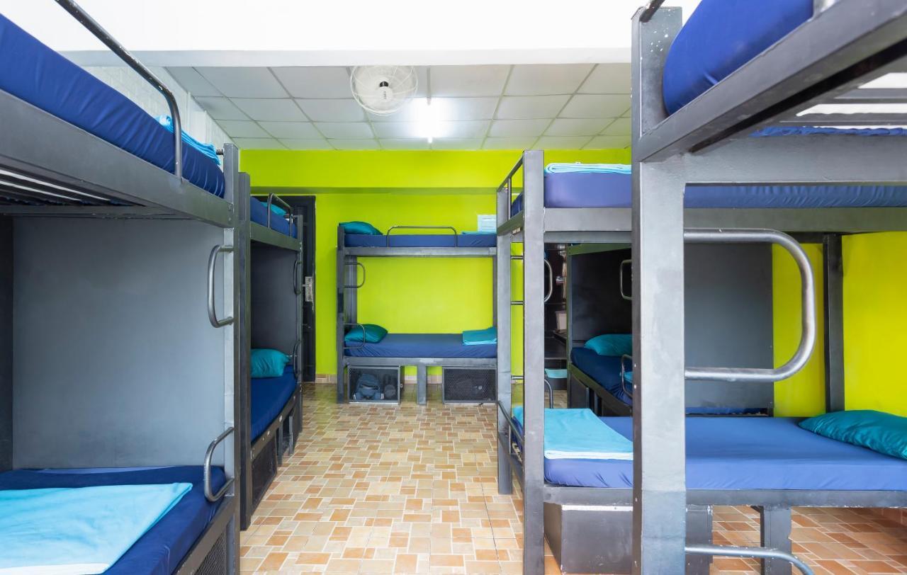 Hangout Hostel Hcm (Adults Only) Bandar Ho Chi Minh Luaran gambar